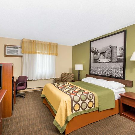 Super 8 By Wyndham Fairmont Hotel Ngoại thất bức ảnh